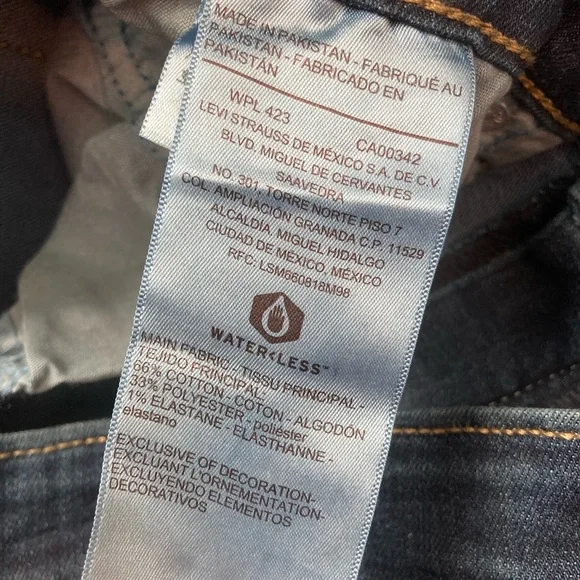 Levi Mid Rise Slim Boyfriend cropped jeans - Picture 12 of 13